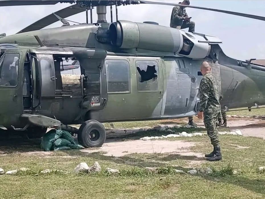ATAQUE con DRONES armados contra el EJÉRCITO de COLOMBIA deja 14 soldados heridos y daños en un heli