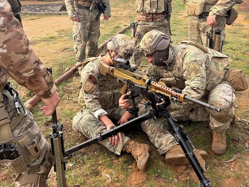 CADETES A PRUEBA: La Infantería de Marina chilena completa el curso de pelotón