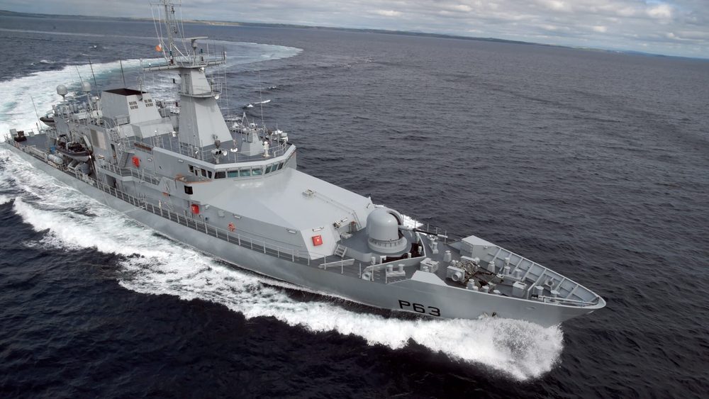 BRITAIN AND IRELAND SIGN NEW DEFENCE AGREEMENT