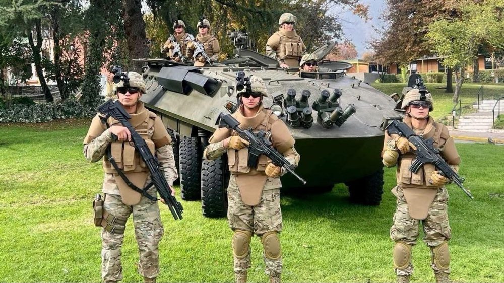 El Ejército de chile exhibe la nueva escopeta armstar 503 s